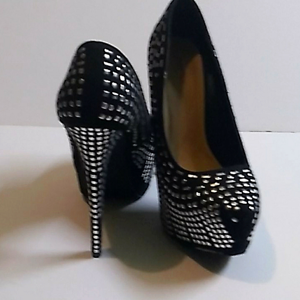 Studded platform pump